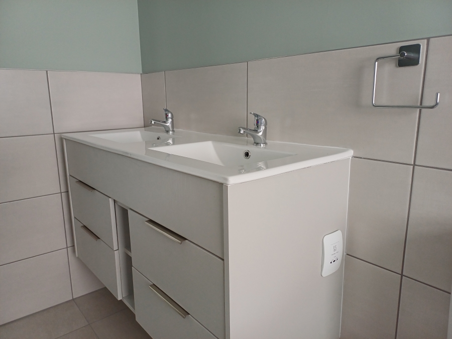 To Let 3 Bedroom Property for Rent in Shelley Point Western Cape